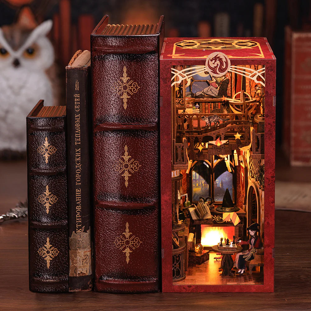 Book nook - Flame Common Room
