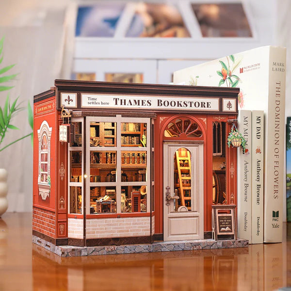Maison miniature - Thames Bookstore