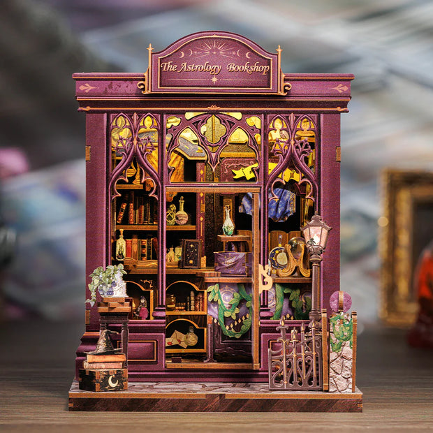 Maison miniature - The Astrology Bookshop