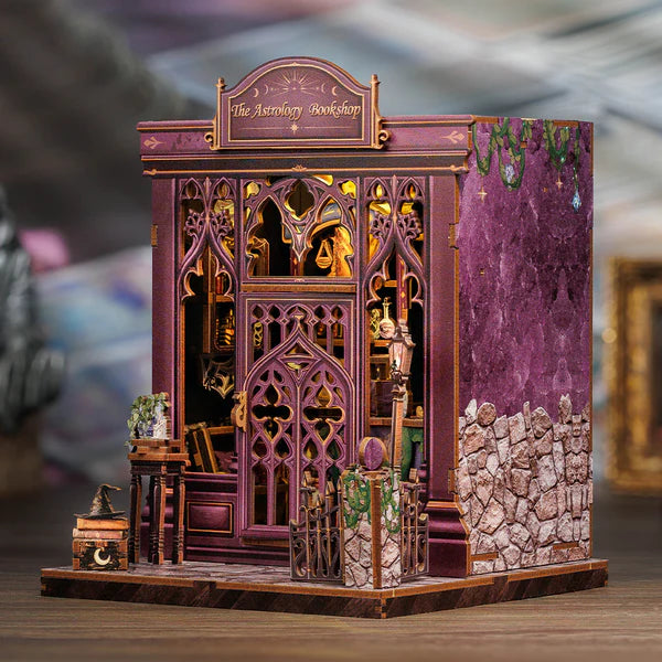 Maison miniature - The Astrology Bookshop