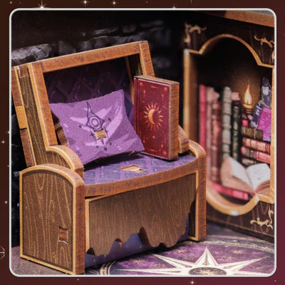 Maison miniature - The Astrology Bookshop